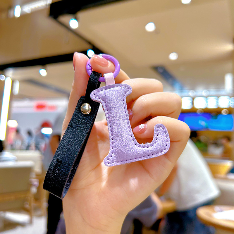 クリエイティブ Pu レザー 26 文字キーホルダーファッシ - Monogram Keychain Leather のレビューと価格