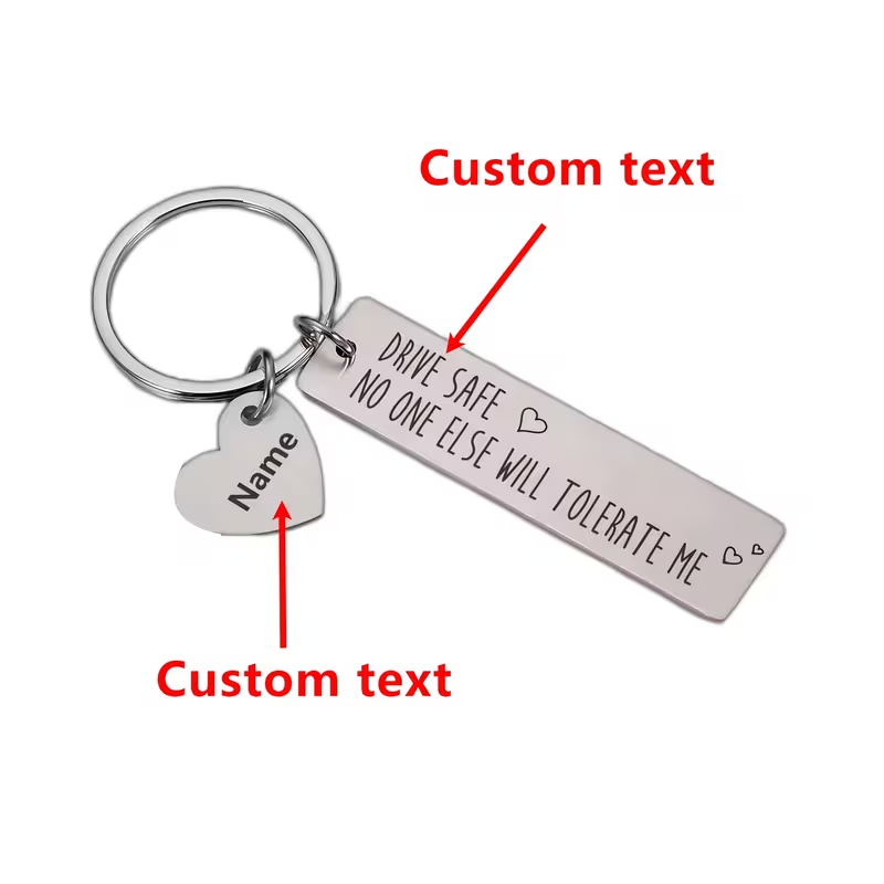 カスタマイズされたレーザー彫刻名入りレターペンダントキーチェ - Initial Ring Custom のレビューと価格