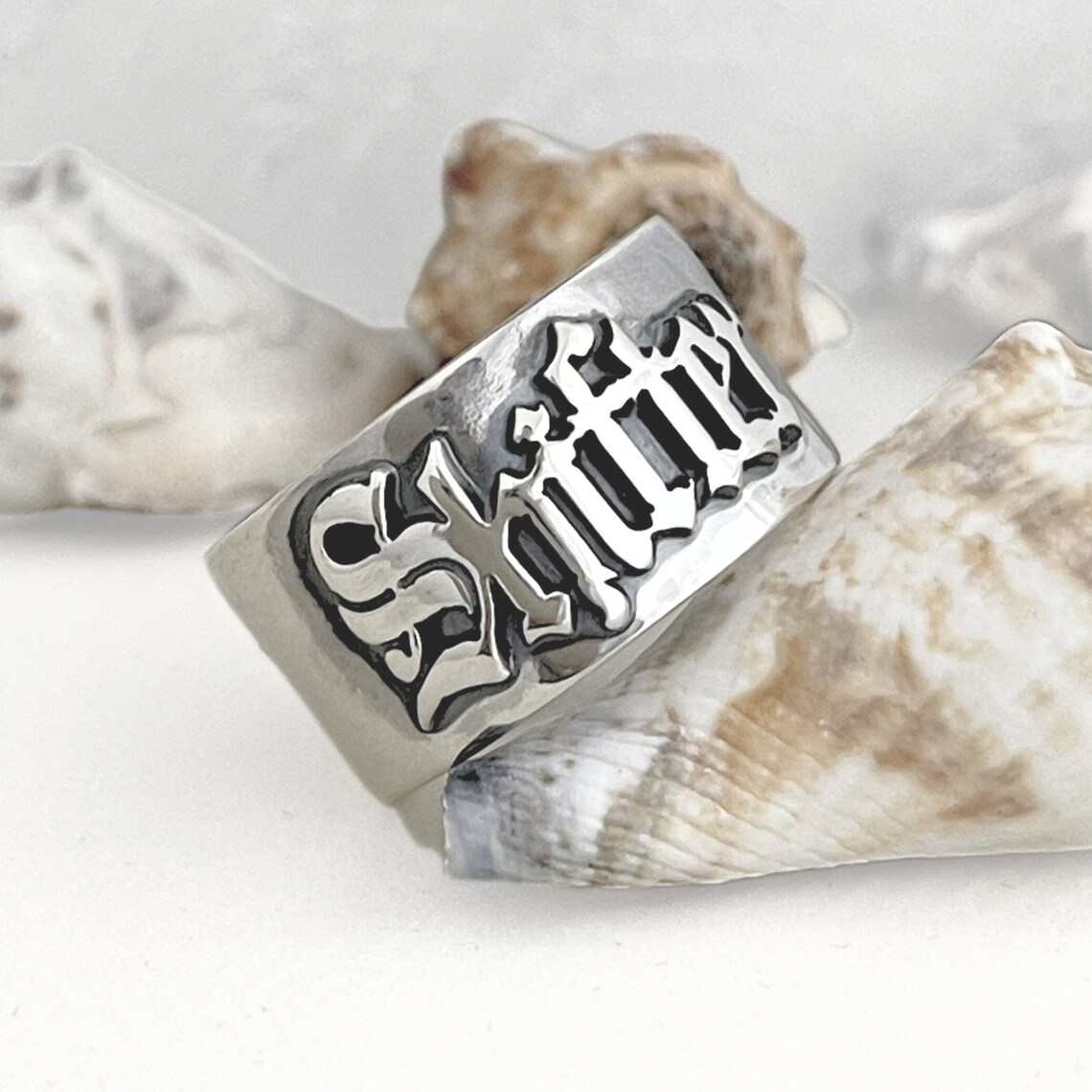 12 ミリメートル男性のゴシックリングパーソナライズされた古 - Initial Ring Custom のレビューと価格